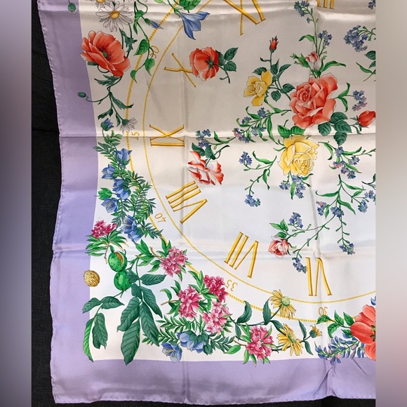 GUCCI Flora Silk Scarf- 35”x 35”😍🌸🌺🔥 - Picture 13 of 17
